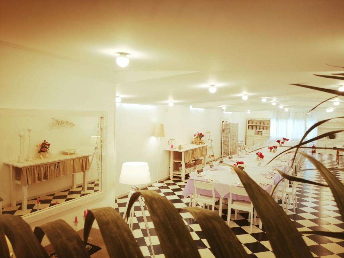 Hotel Petit Silvi Marina Bagian luar foto
